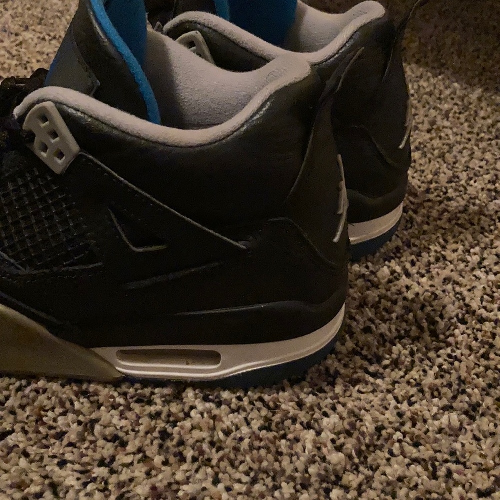 Jordan 4 - Picture 6 of 7